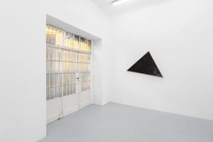 Veduta della mostra presso Renata Fabbri, Milano. Foto Mattia Mognetti. Courtesy l’artista e Renata Fabbri