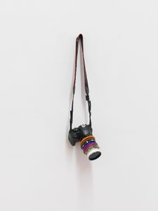 Beatrice Marchi, The photographer lens, (Canon Eos 1000D), 2021
Macchina fotografica, braccialetti
68 x 15 x 18 cm